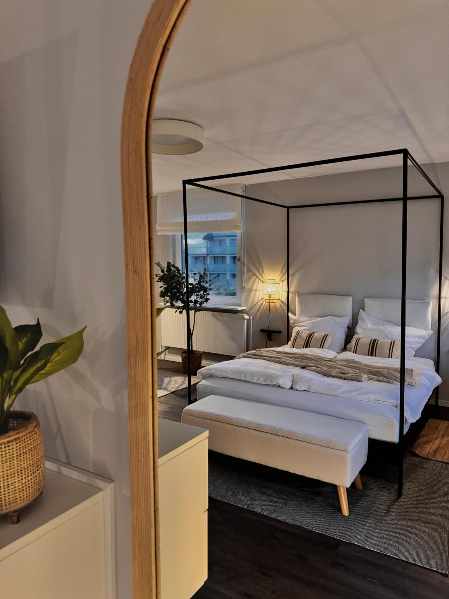 Seaside Rooms - Design-Apartment Mit Balkon & Parkplatz - Inklusive Strandkorb Direkt Am Wasser Und Spa & Sauna Saisonal Büsum Exterior foto